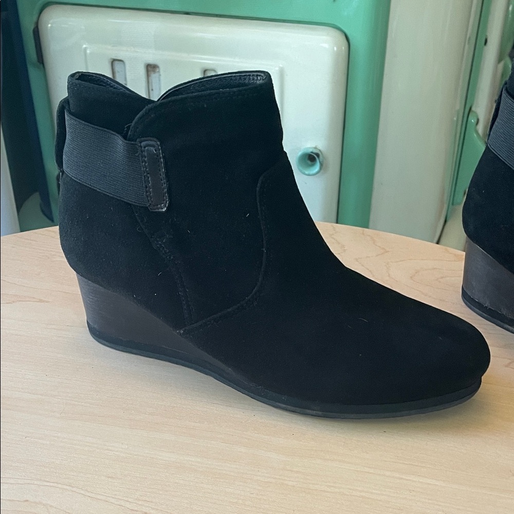 Earthies Black Suede Ankle Booties